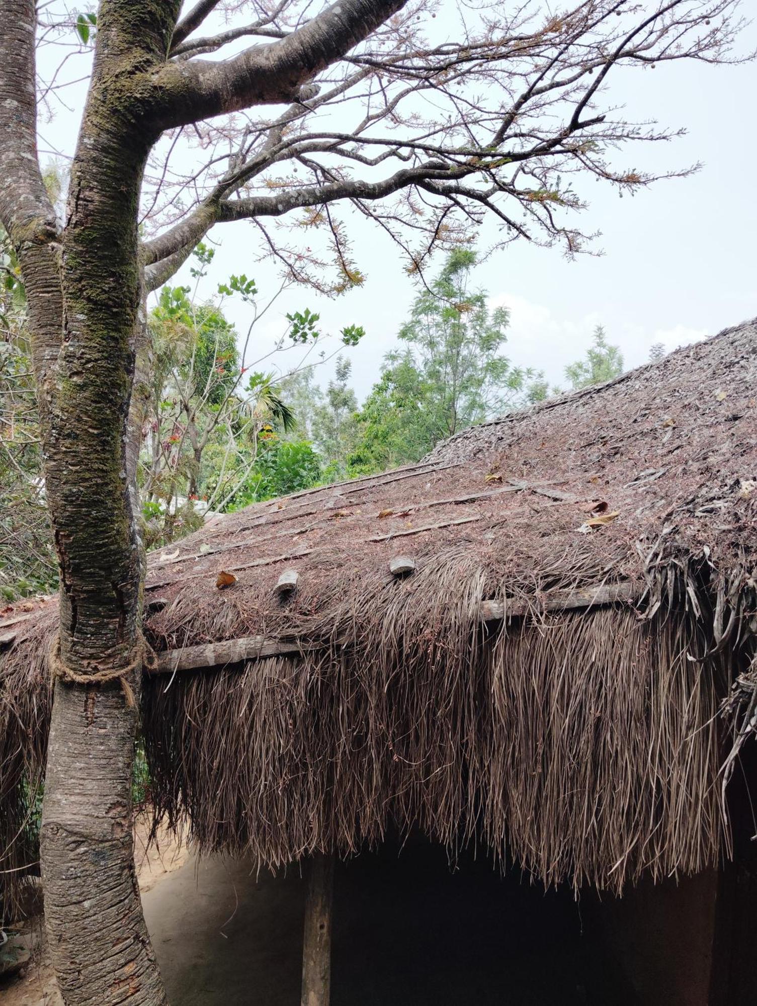 Cosmic Mud House Kanthalloor Exterior foto